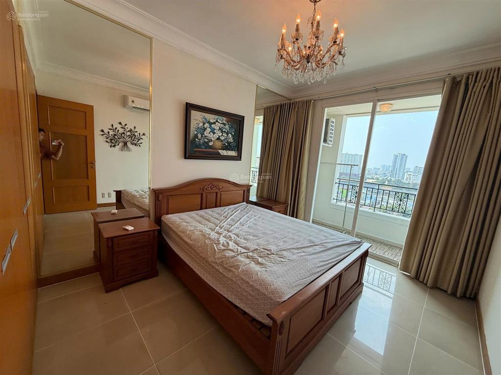 Bán gấp căn hộ the manor 1  2pn, lầu cao view hồ văn thánh, full nội thất, sổ hồng, giá 8,6 tỷ
