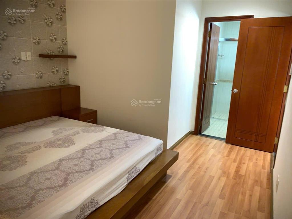 Cho thuê căn hộ 78m2 trung tâm quận 3 cũ, giá chỉ 19 triệu/tháng mặt tiền đường trương định