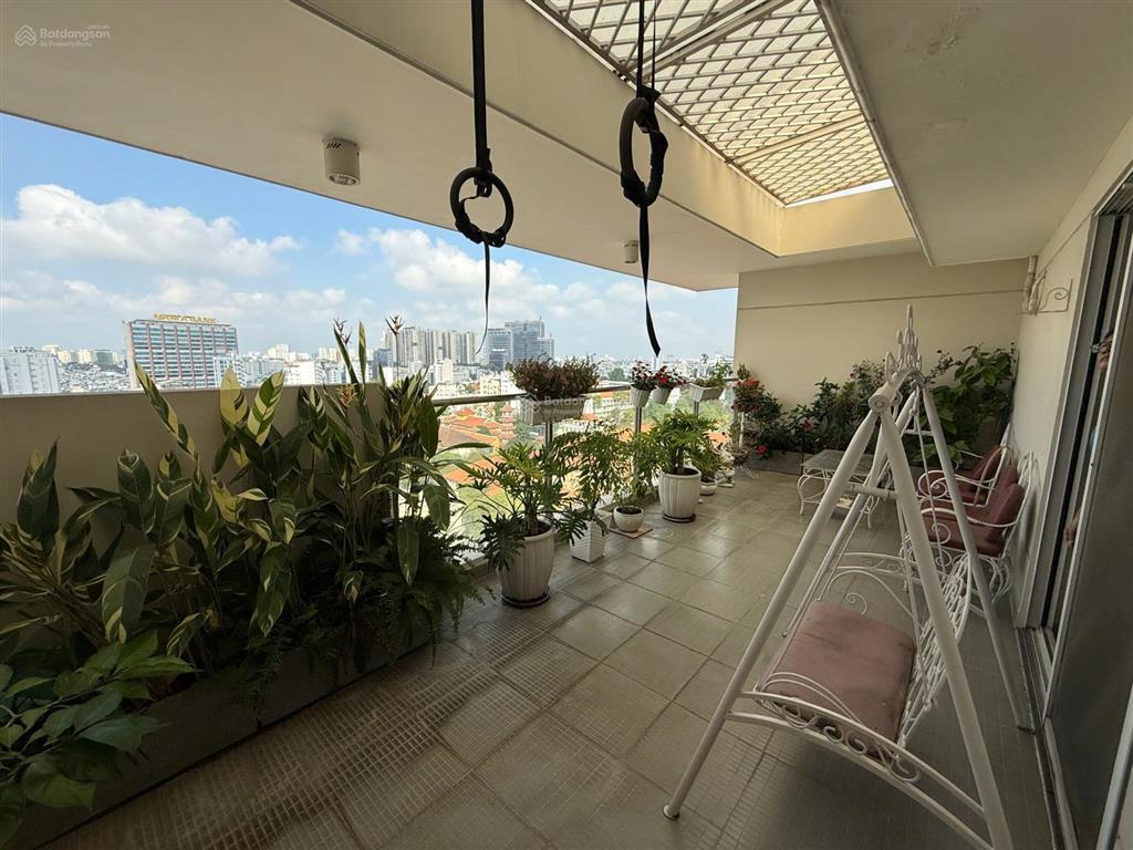 Bán căn hộ mặt tiền đường trương định duplex 4 phòng ngủ sân vườn giá siêu tốt