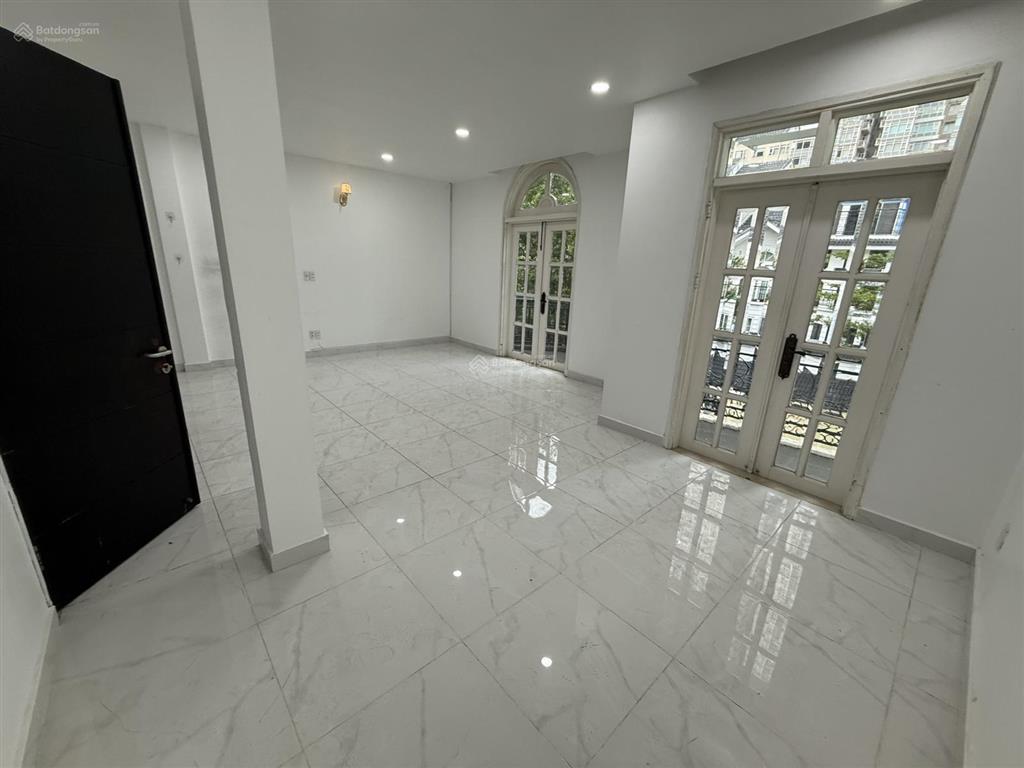 Cho thuê villa saigon pearl diện tích lớn 14x21m 1000m2 sàn sử dụng ở kết hợp văn phòng