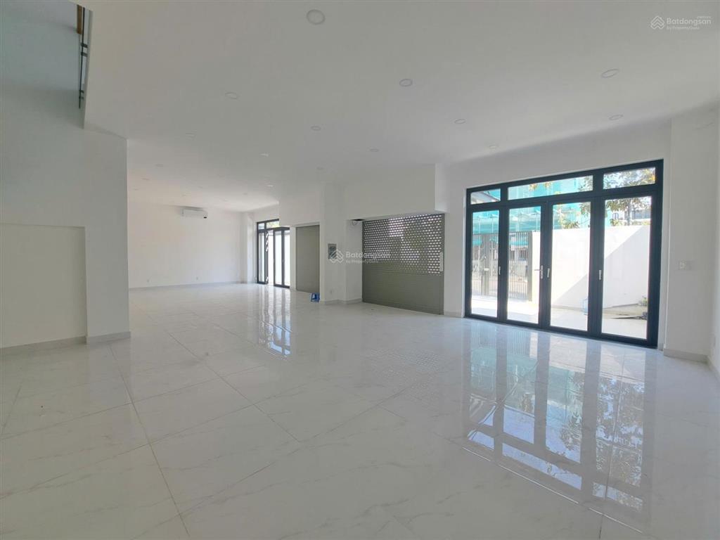 Cho thuê villa saigon pearl diện tích lớn 14x21m 1000m2 sàn sử dụng ở kết hợp văn phòng