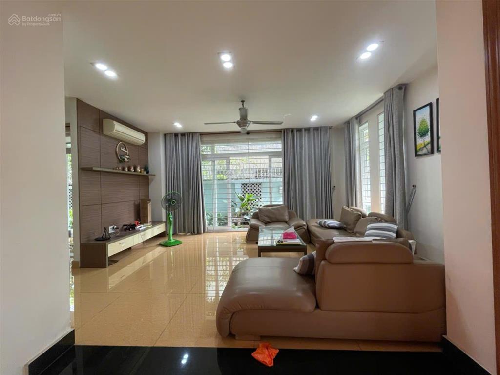 Cho thuê villa nguyên căn nhà 2 mặt tiền cao đức lân q2