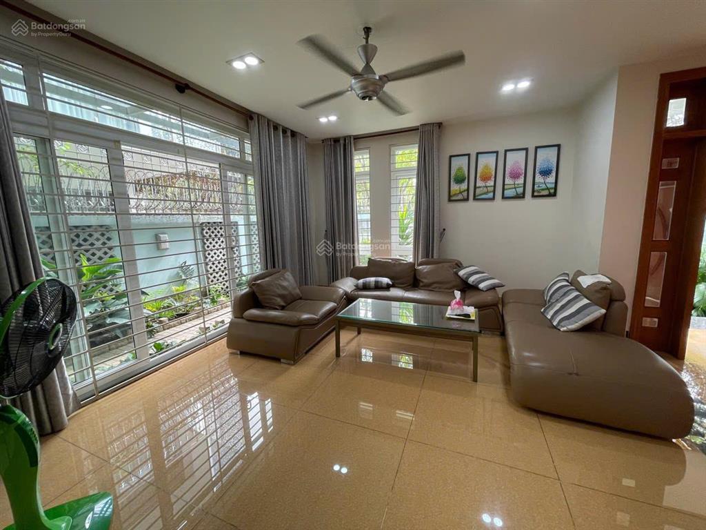 Cho thuê villa nguyên căn nhà 2 mặt tiền cao đức lân q2
