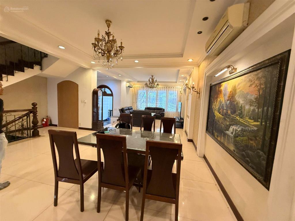 Cho thuê biệt thự 6pn, 7wc, 500m2 tại saigon pearl, 118 triệu, full nội thất