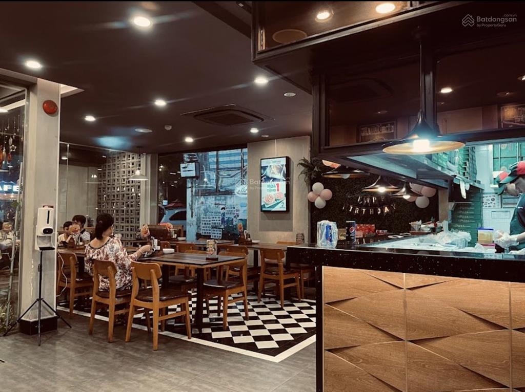 Chuyển nhượng nhà 3 lầu góc 2 mặt tiền 10d hoàng hoa thám  thu nhập 146 triệu/tháng!!!