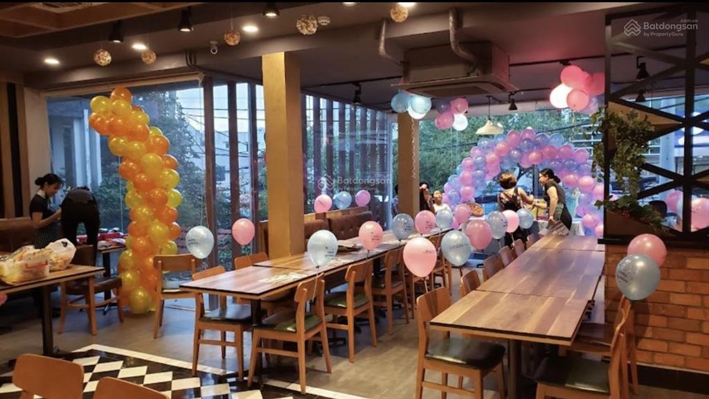 Chuyển nhượng nhà 3 lầu góc 2 mặt tiền 10d hoàng hoa thám  thu nhập 146 triệu/tháng!!!