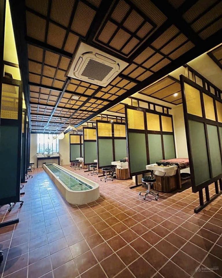 Chuyển nhượng tài sản 4 lầu mặt tiền 49 phạm viết chánh  quận 1  thu nhập 297 triệu/tháng!!!
