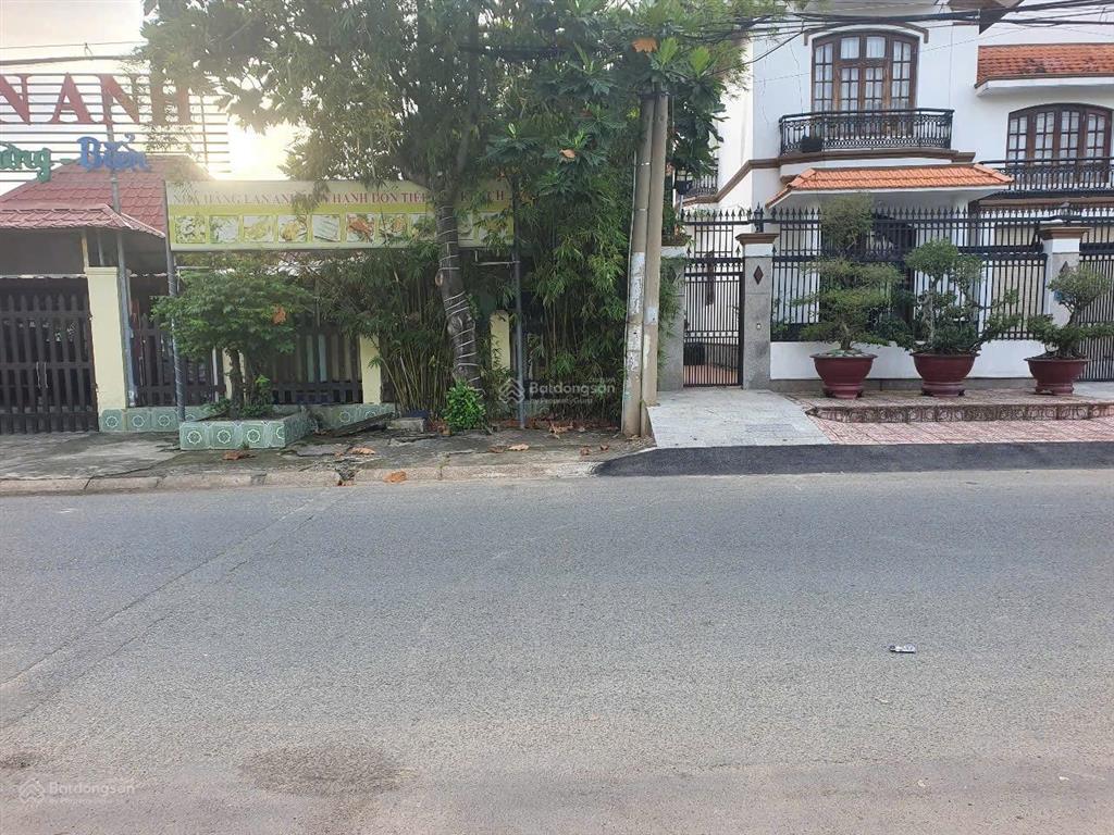 Chính chủ cần bán lô đất mặt tiền sông sài gòn, đường số 10, hướng đông nam, kế nhà hàng bên sông