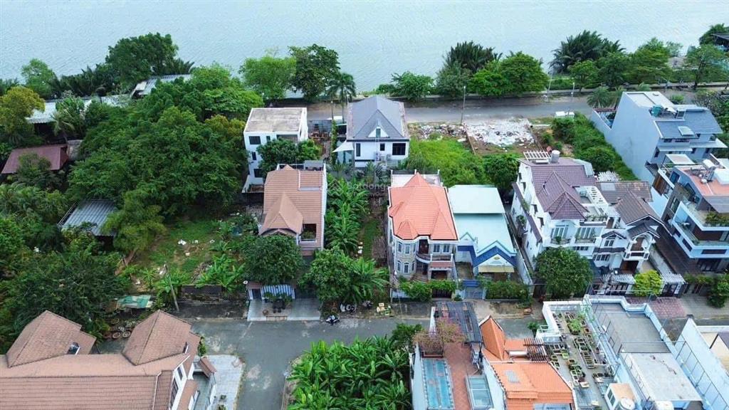 Chính chủ cần bán lô đất mặt tiền sông sài gòn, đường số 10, hướng đông nam, kế nhà hàng bên sông
