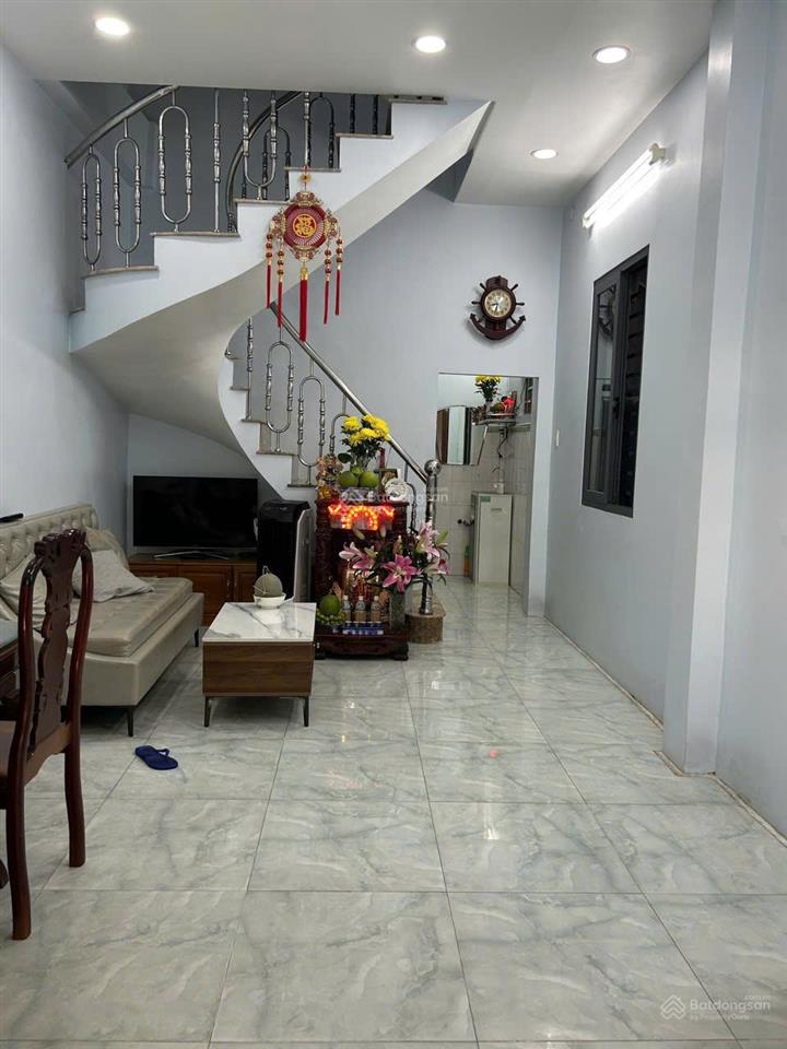 Bán nhà đường nguyễn du, p.7, gò vấp, gần vin com, 2 lầu, 3pn, 3wc