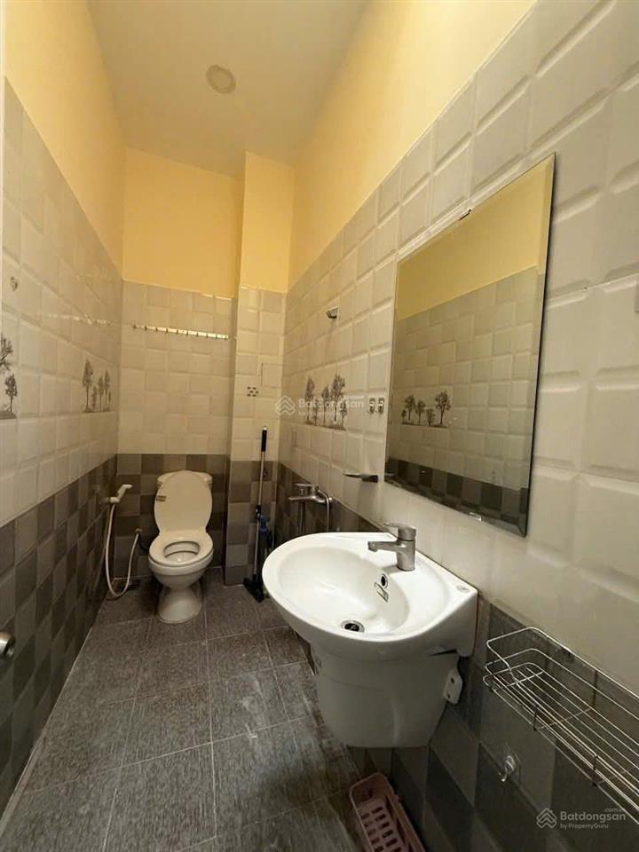 Bán nhà riêng hẻm xe hơi dương quảng hàm, p5, gv,dt 4x11m, 1 lầu, 2pn, 2wc