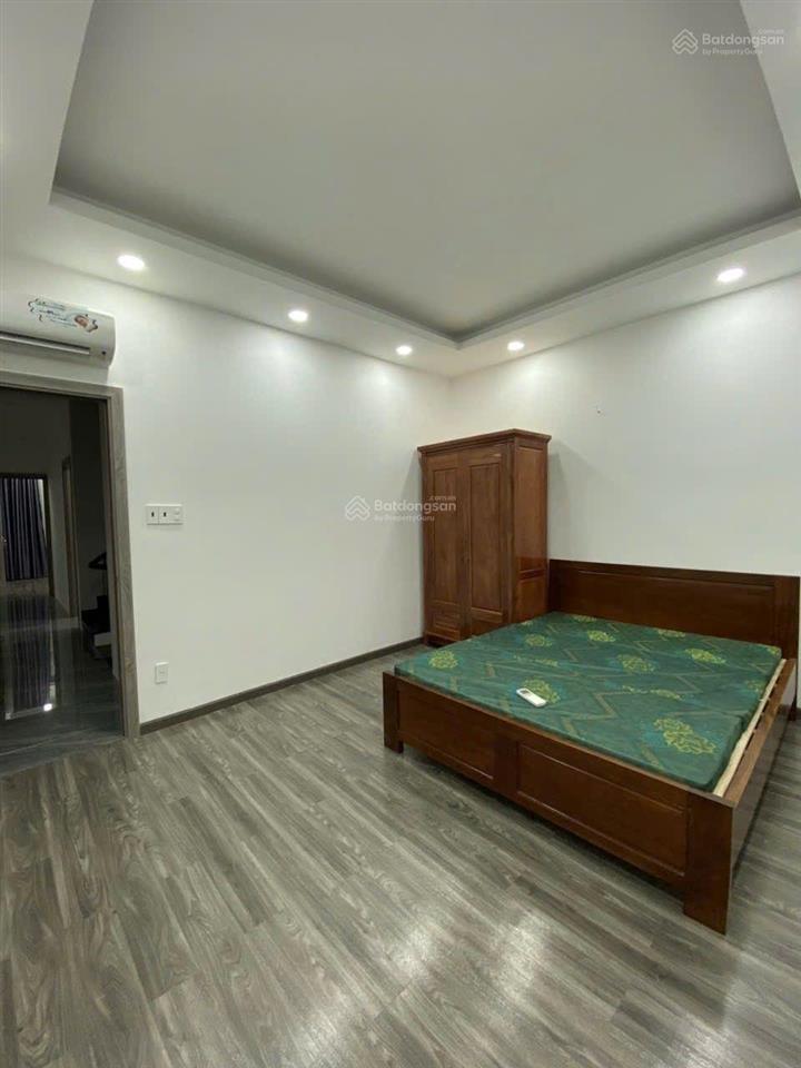 Phòng gần sân tennis hoàng long, p7, gv, có máy lạnh, giá chỉ 3tr1/th