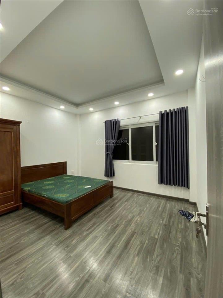 Phòng gần sân tennis hoàng long, p7, gv, có máy lạnh, giá chỉ 3tr1/th