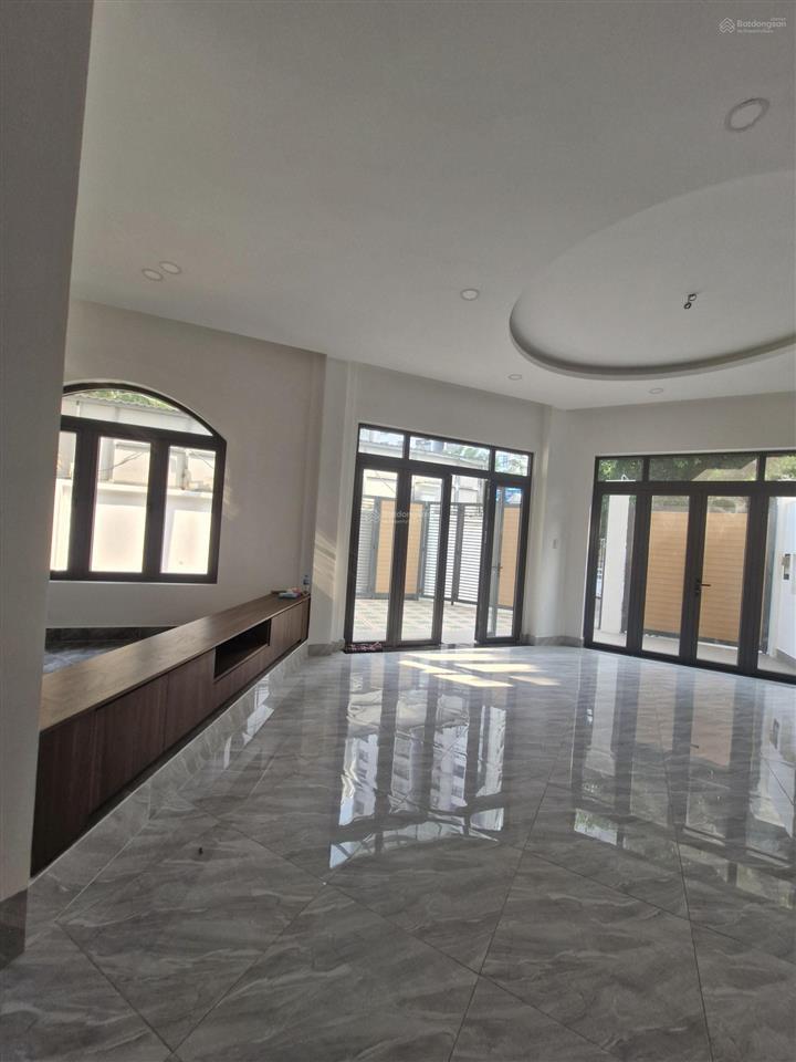 Bán nhà riêng xây kiểu biệt thự khu saigon coop, dt đất 215m2  2 lầu, st. hh 1%