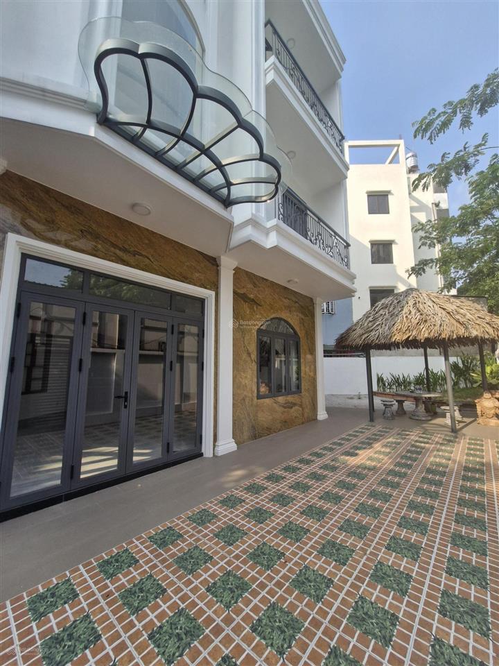 Bán nhà riêng xây kiểu biệt thự khu saigon coop, dt đất 215m2  2 lầu, st. hh 1%