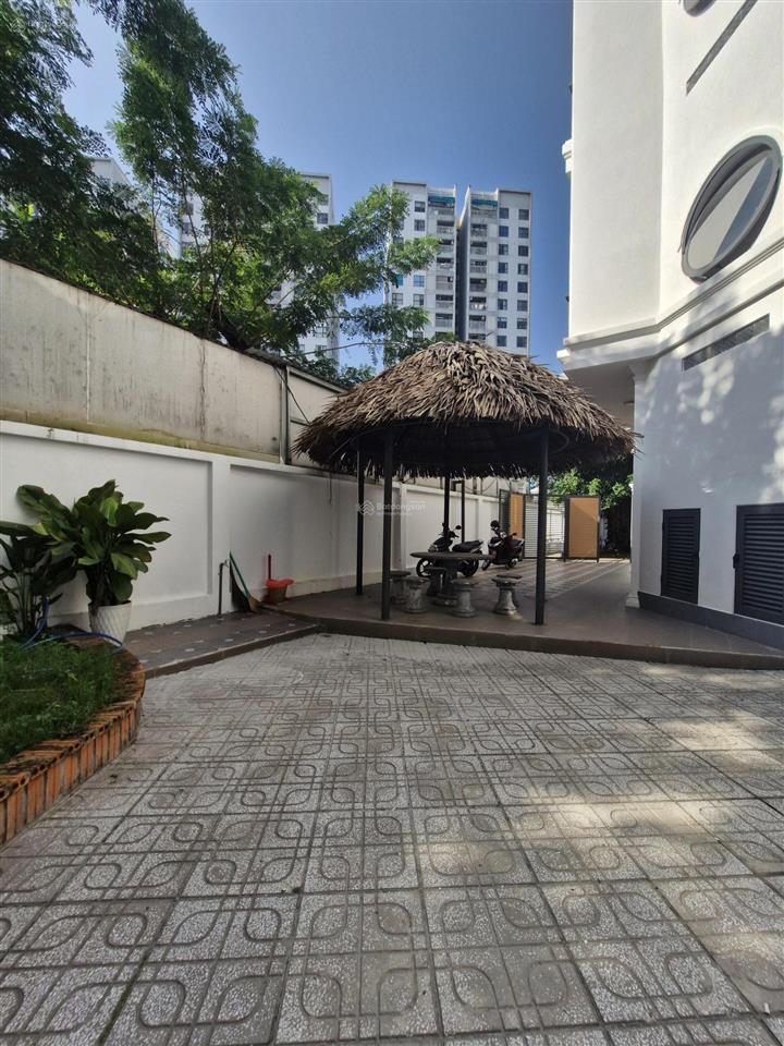 Bán nhà riêng xây kiểu biệt thự khu saigon coop, dt đất 215m2  2 lầu, st. hh 1%