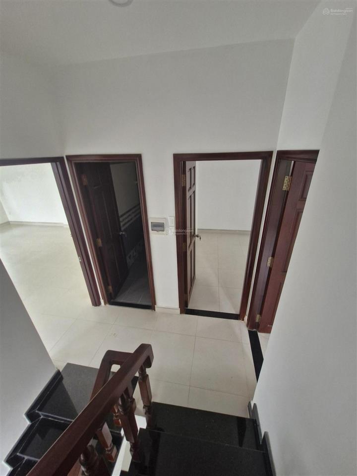 Bán nhà riêng xây kiểu biệt thự khu saigon coop, dt đất 215m2  2 lầu, st. hh 1%