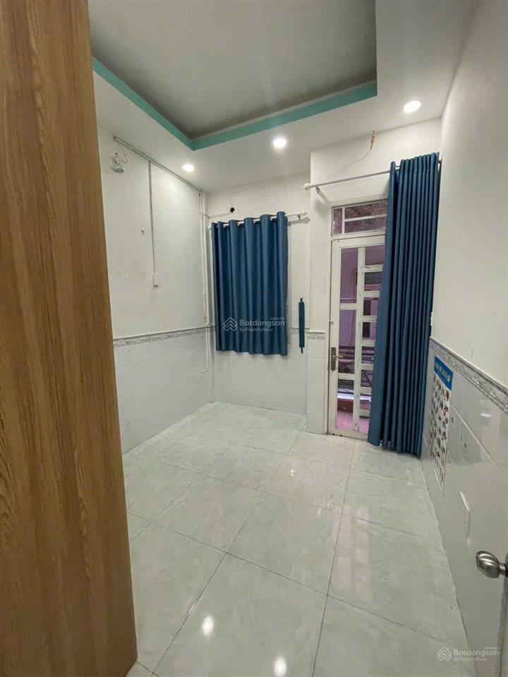 Nhà nguyên căn, 2 lầu, 2pn, 2wc, đường số 20, p hiệp bình chánh, gần ngay gigamail, giá chỉ 8tr5/th