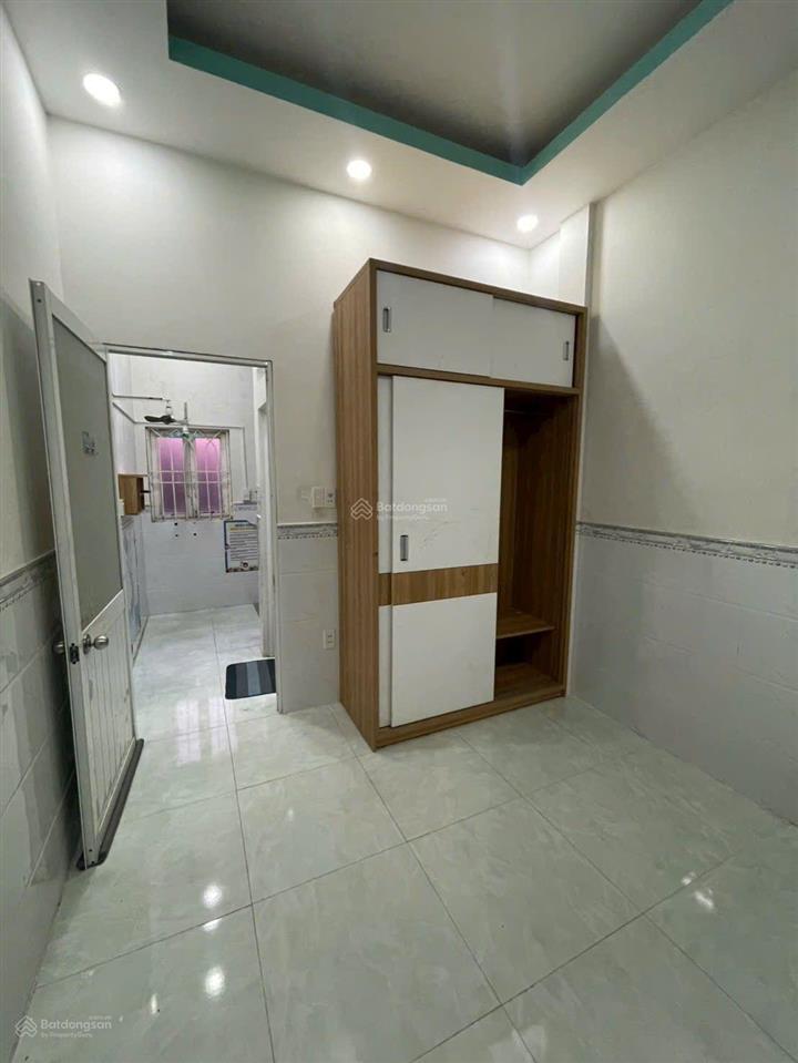 Nhà nguyên căn, 2 lầu, 2pn, 2wc, đường số 20, p hiệp bình chánh, gần ngay gigamail, giá chỉ 8tr5/th