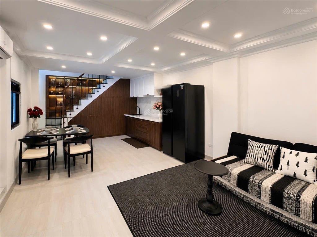 Bán nhà nguyễn thị minh khai, p5. q3, 35m, 3 tầng, giá 6,8 tỷ tl.