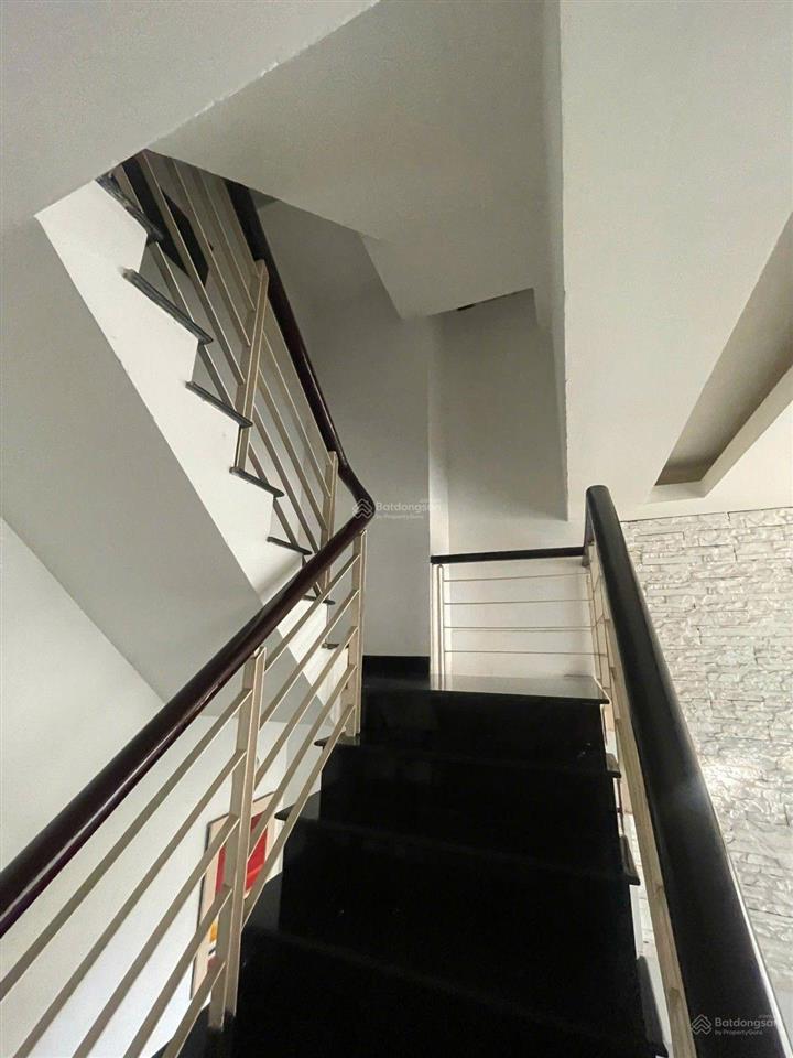 Bán nhà trần quang diệu, quận 3, 40m, 5 tầng, giá 8,3 tỷ tl