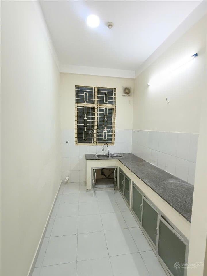 Chính chủ cần cho thuê căn hộ 2 pn, nội thất trống, chung cư b1, trường sa, 11 triệu. 0909 445 ***