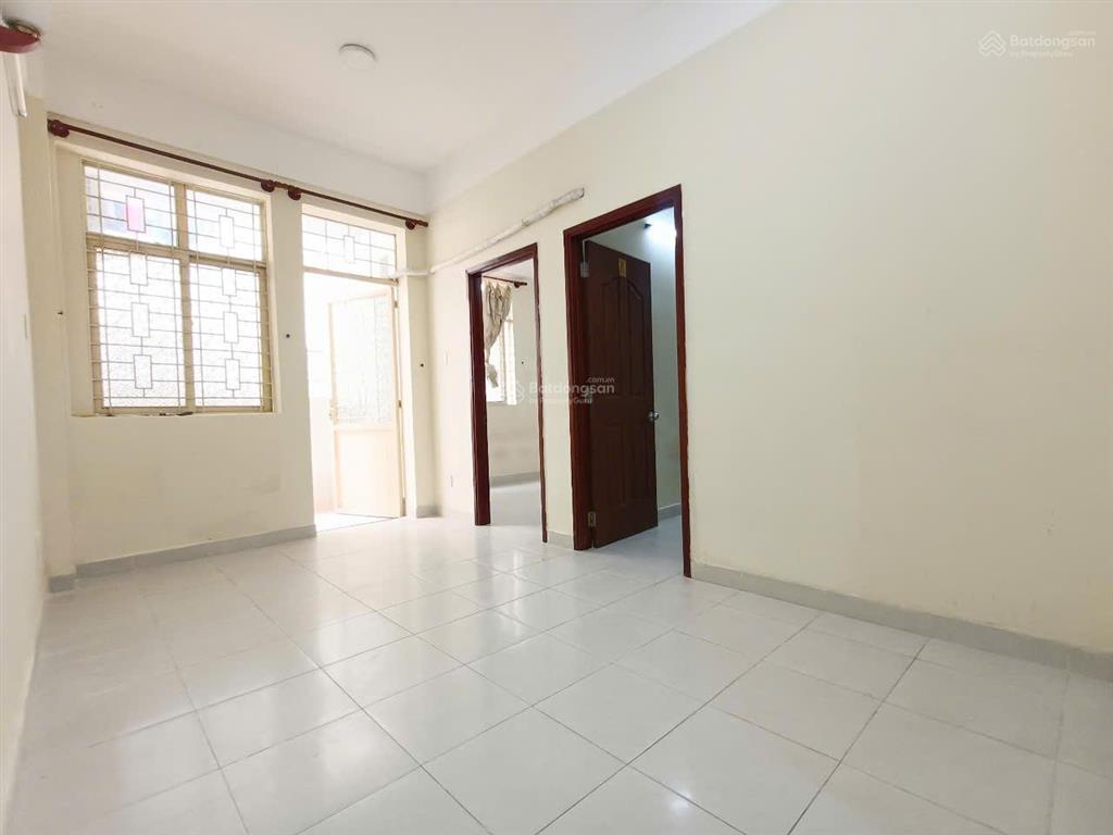 Chính chủ cần cho thuê căn hộ 2 pn, nội thất trống, chung cư b1, trường sa, 11 triệu. 0909 445 ***