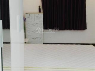 Chính chủ cần cho thuê căn hộ 2 pn, nội thất cơ bản, chung cư b1, trường sa, 10 triệu. 0909 445 ***