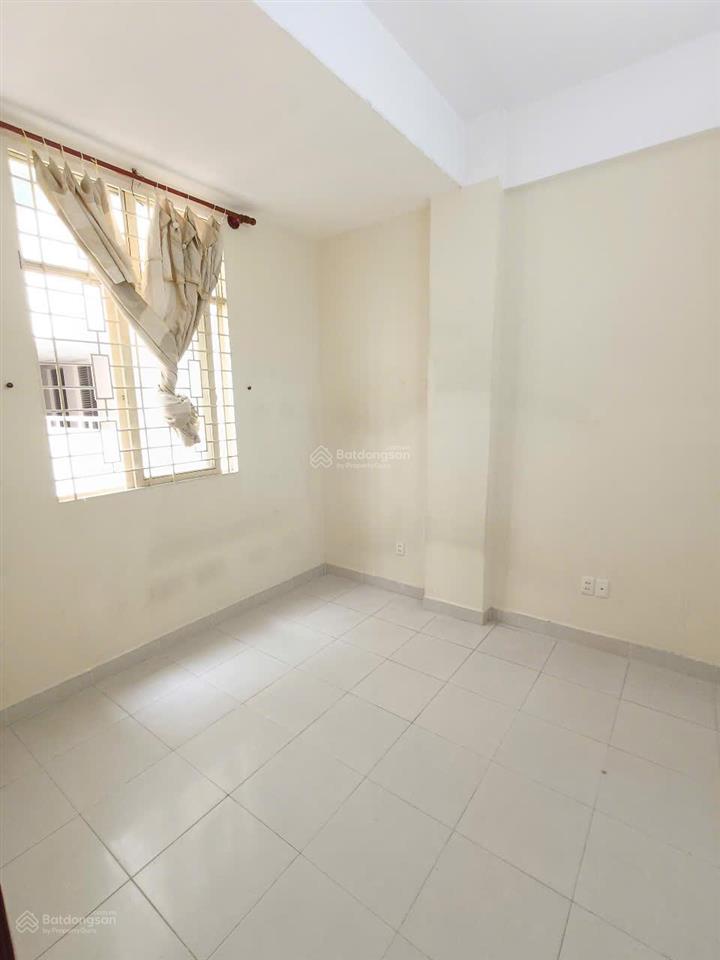 Chính chủ cần cho thuê căn hộ 2 pn, nội thất trống, chung cư b1, trường sa, 11 triệu. 0909 445 ***