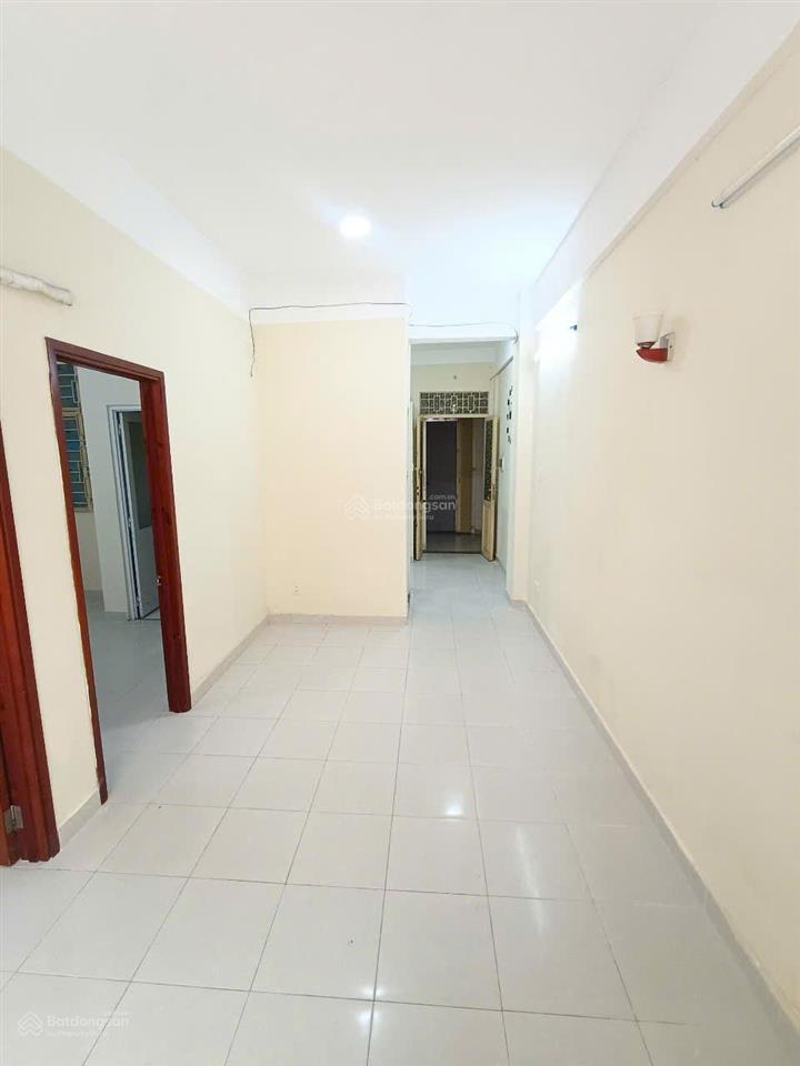 Chính chủ cần cho thuê căn hộ 2 pn, nội thất trống, chung cư b1, trường sa, 11 triệu. 0909 445 ***