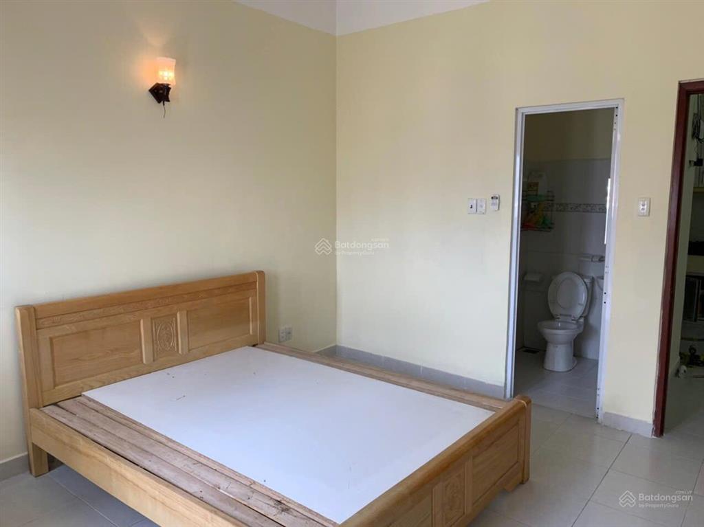 Cho thuê chung cư b1 trường sa, 2pn, gần cầu thị nghè giá cực rẻ 10 tr/th đầy đủ. 0902 509 *** hạnh