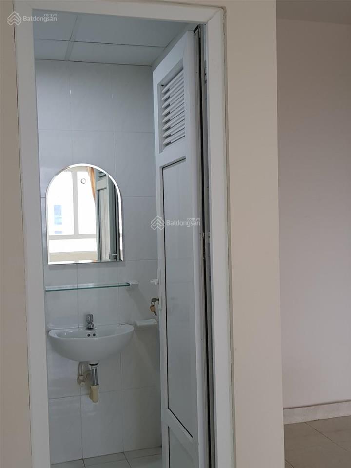 Cho thuê nhà ở 90 nguyễn hữu cảnh, p. 22, bình thạnh. 1 phòng ngủ, 1 wc, nội thất cơ bản 12.5 tr