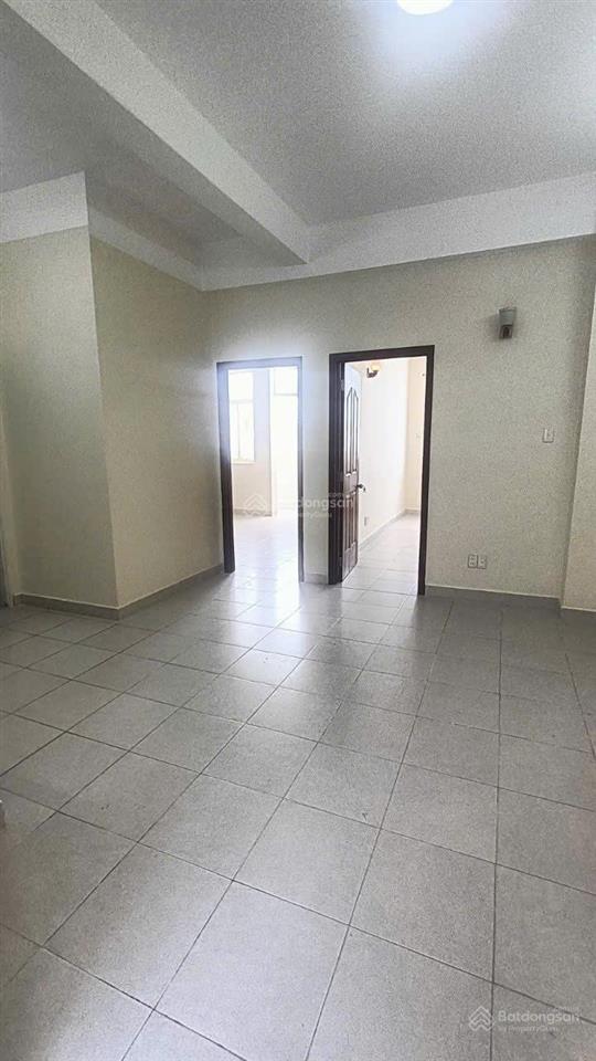 Chính chủ cần cho thuê chung cư b1 trường sa, 2 phòng ngủ nhà trống, 11 tr/tháng. 0909 445 ***