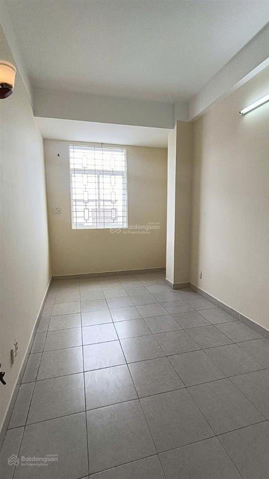 Chính chủ cần cho thuê chung cư b1 trường sa, 2 phòng ngủ nhà trống, 11 tr/tháng. 0909 445 ***