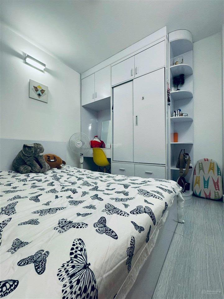 Cho thuê nhà đẹp có ban công 2pn 2wc 70m2 giá 13 tr nội thất cơ bản, riverside 90 nhc. 0909 445 ***