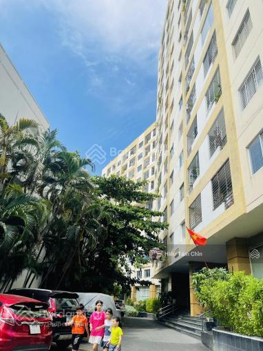 Cho thuê chung cư d5 bình thạnh 1pn, 1wc, 9 tr/th, đối diện đại học ngoại thương.  0902 509 ***