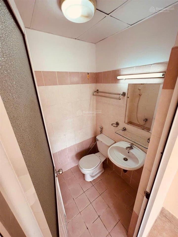 Bán căn hộ ở chung cư nguyễn ngọc phương, 4,85 tỷ, 69m2, 2pn, 2vs sổ hồng chính chủ. 0917 134 ***