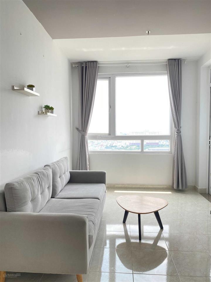 Cho thuê căn có ban công 1 pn 1 wc view sông chung cư riverside 90 nguyễn hữu cảnh.  0909 445 ***