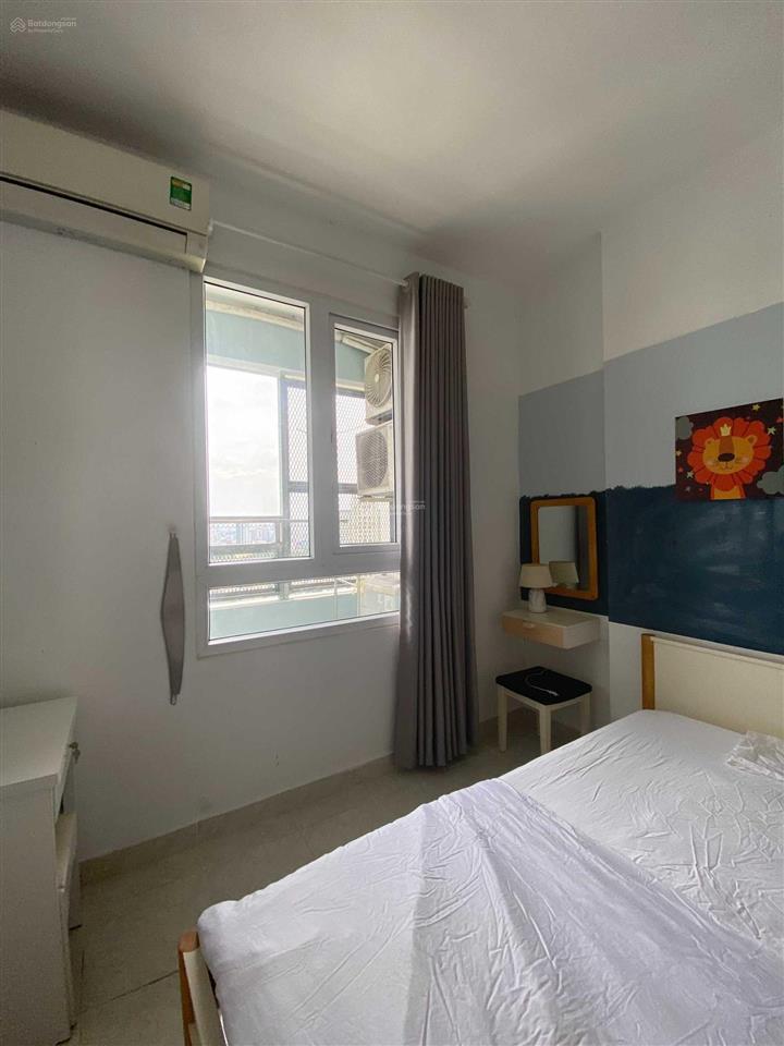 Cho thuê căn có ban công 1 pn 1 wc view sông chung cư riverside 90 nguyễn hữu cảnh.  0909 445 ***