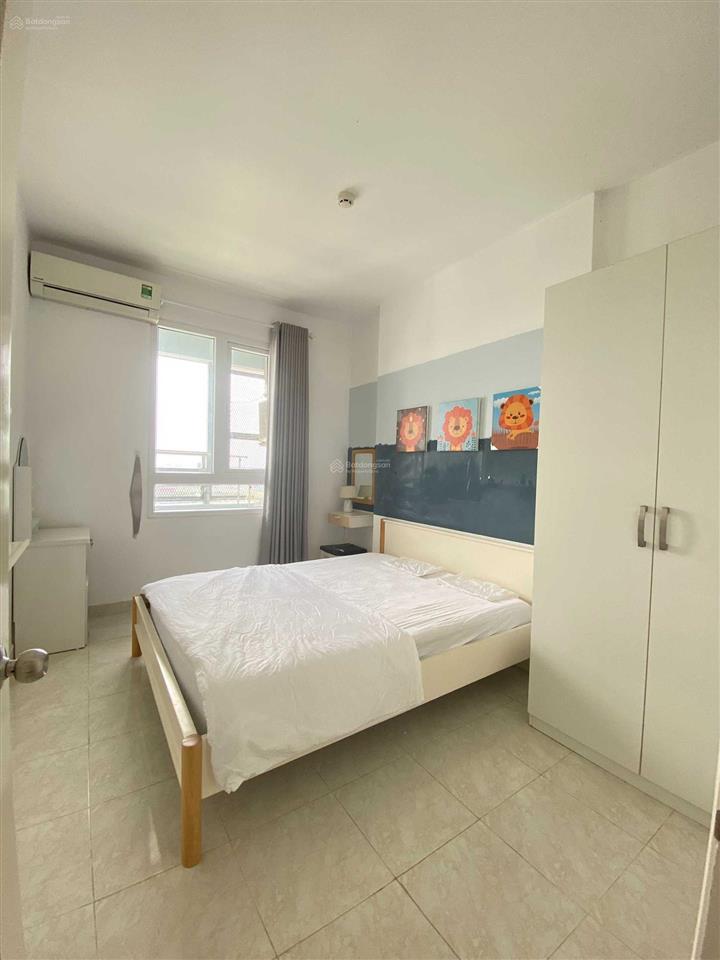 Cho thuê căn có ban công 1 pn 1 wc view sông chung cư riverside 90 nguyễn hữu cảnh.  0909 445 ***