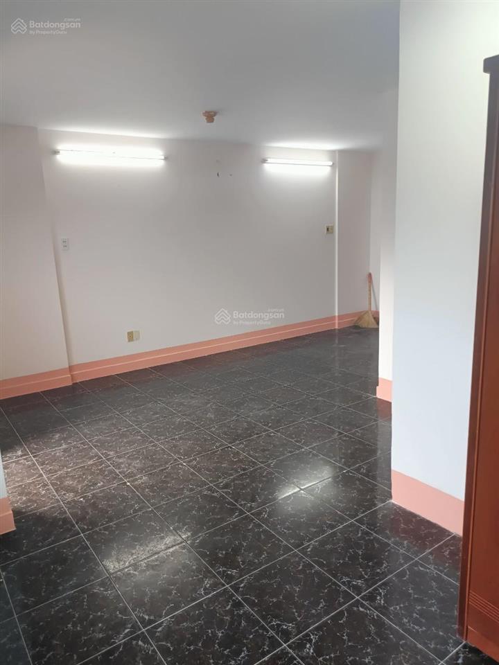 Cho thuê căn hộ 24 ab đường d5 ngoại thương, p. 25, bt 2 phòng ngủ, giá 8.5 triệu.  0909 445 ***