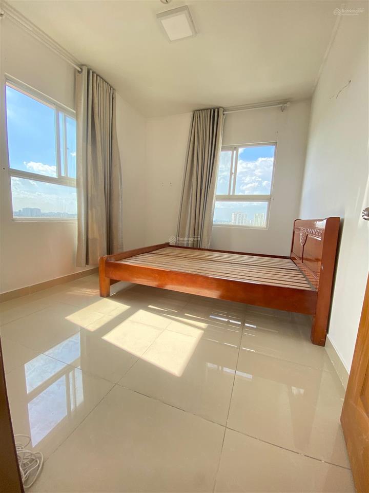 Chung cư the morning star 3 phòng ngủ 2 wc 110 m2 có nội thất đầy đủ giá chỉ 15tr.  0909 445 ***