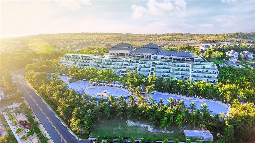 Chính chủ cần bán căn biệt thự sea links góc 2mt hướng đông nam view biển nội thất cao cấp