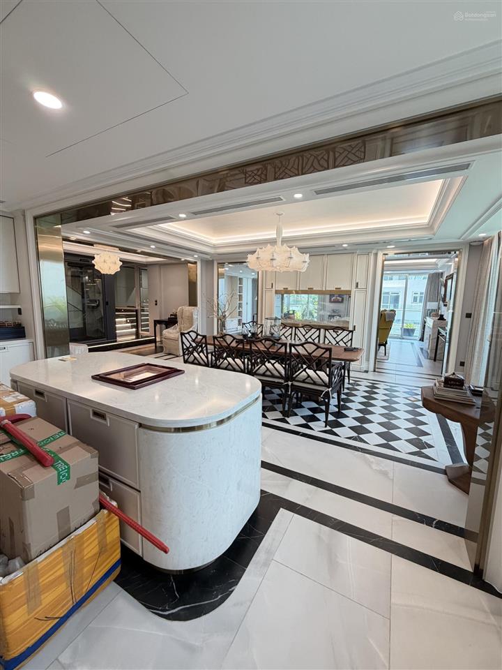 Bán penthouse saigon pearl 600m2 căn góc view sông trực diện nội thất cao cấp mới 100%
