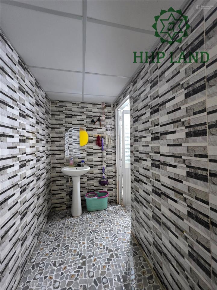 Cho thuê mặt bằng 11m mặt tiền đường chính biên hòa  0976 711 *** (thư)