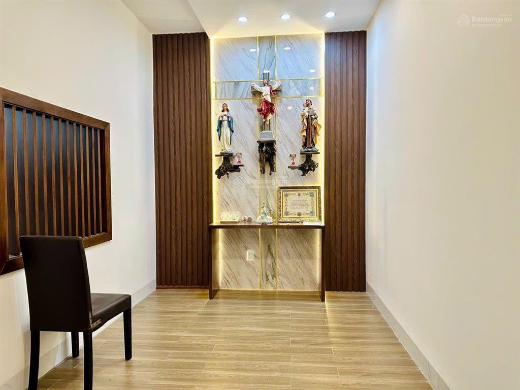 Bán nhà tâm huyết siêu đẹp 1 trệt 1 lầu 1 tum kdc tân phong