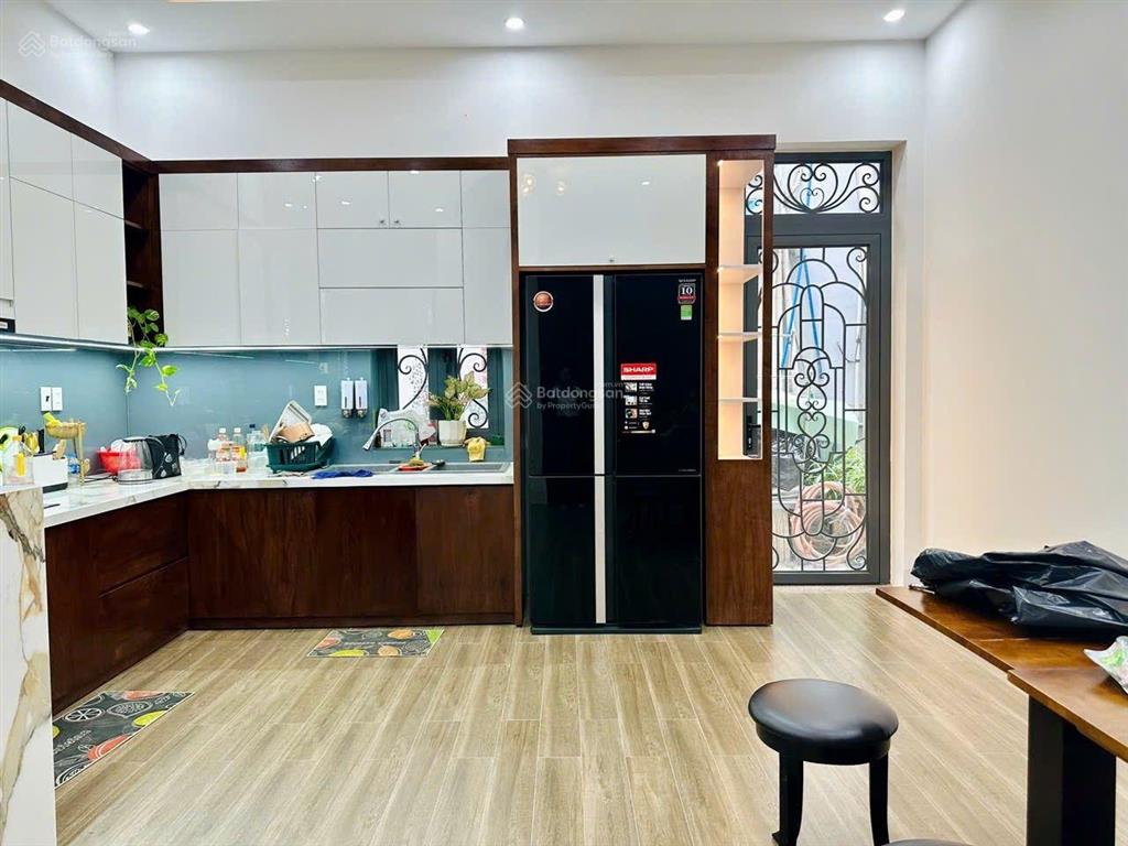 Bán nhà tâm huyết siêu đẹp 1 trệt 1 lầu 1 tum kdc tân phong