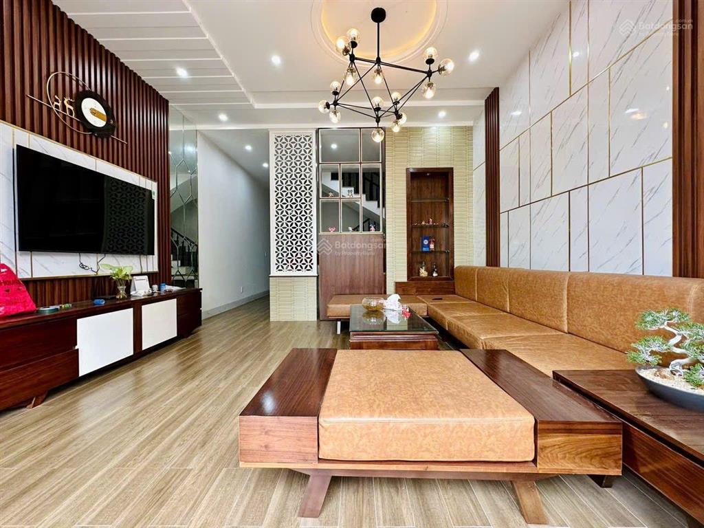 Bán nhà tâm huyết siêu đẹp 1 trệt 1 lầu 1 tum kdc tân phong