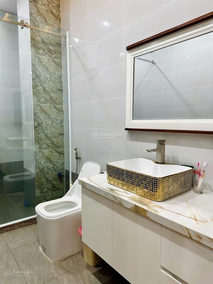 Bán nhà tâm huyết siêu đẹp 1 trệt 1 lầu 1 tum kdc tân phong
