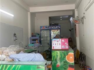 Cho thuê nguyên căn nhà mặt tiền phạm văn đồng làm vp cty gia đình ở . giá 14tr/th